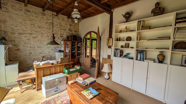 Image No.11-6 Bed House for sale