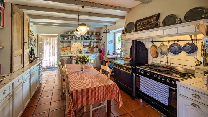 Image No.4-6 Bed House for sale