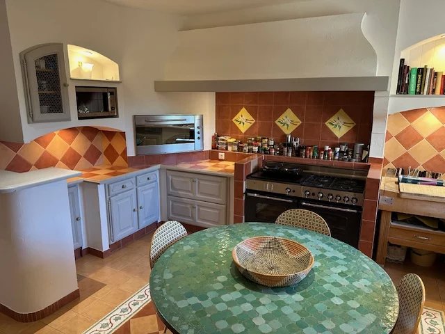 Image No.13-6 Bed House for sale