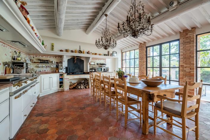 Image No.7-6 Bed House for sale