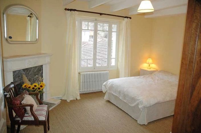 Image No.7-6 Bed Commercial for sale