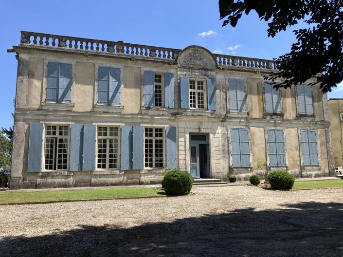 Image No.10-2 Bed Property for sale