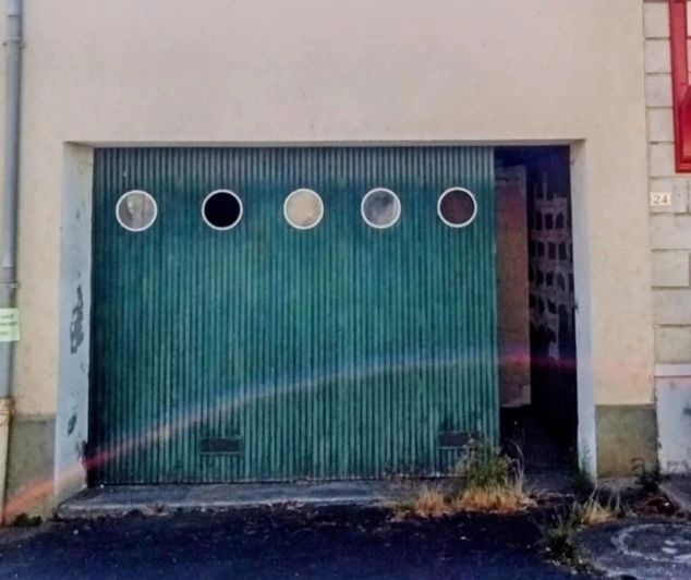 Image No.12-5 Bed House for sale