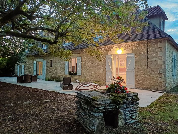 Image No.15-4 Bed House for sale