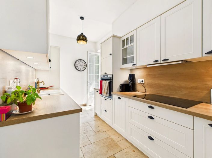 Image No.6-4 Bed House for sale