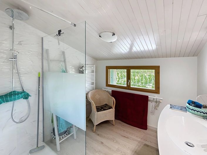 Image No.10-5 Bed House for sale