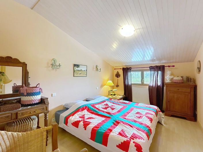 Image No.11-5 Bed House for sale