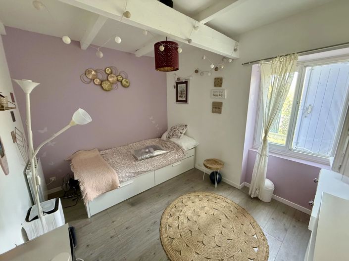 Image No.10-3 Bed House for sale