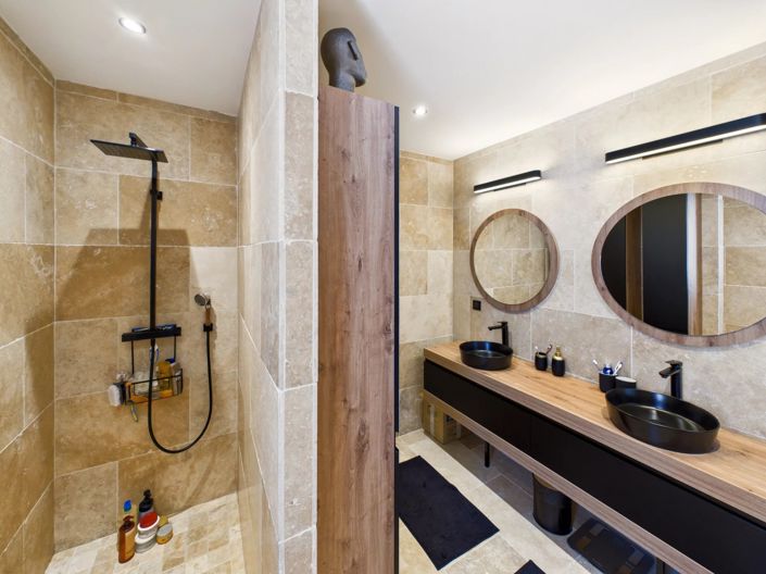 Image No.11-4 Bed Property for sale