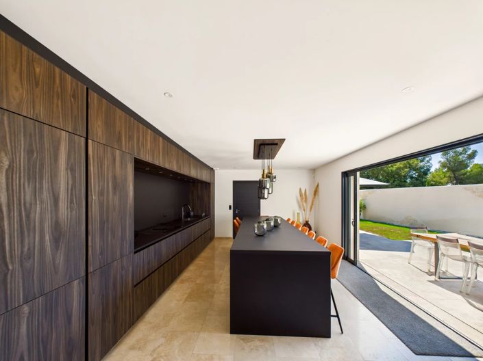 Image No.4-4 Bed Property for sale