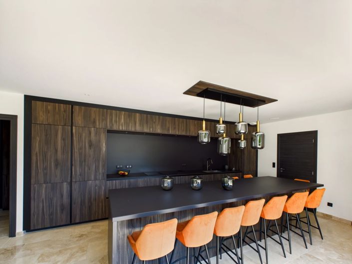 Image No.6-4 Bed Property for sale