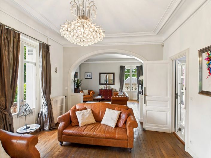 Image No.3-6 Bed House for sale