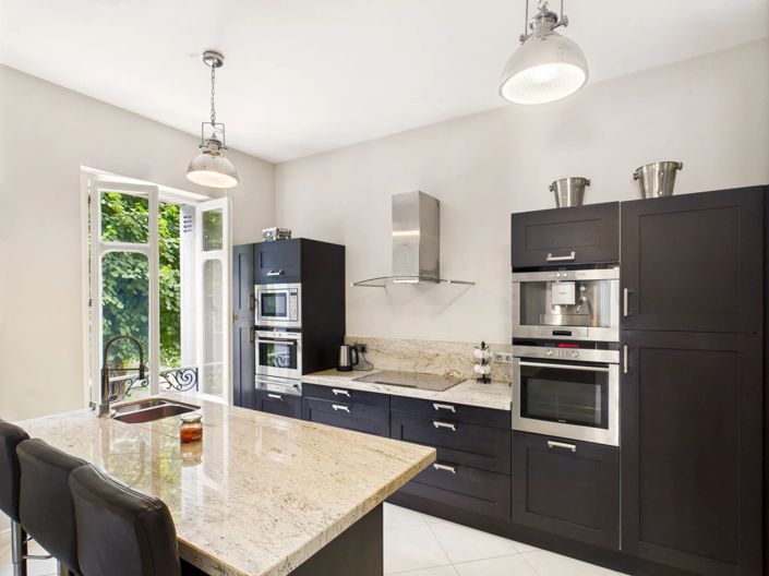 Image No.4-6 Bed House for sale