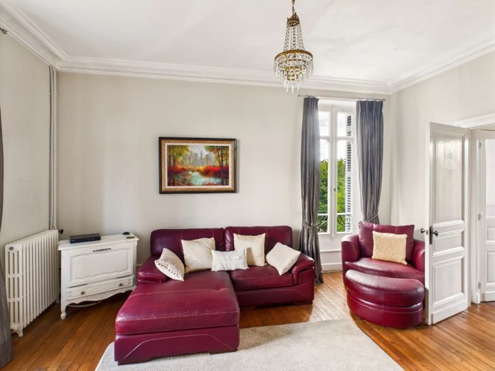 Image No.6-6 Bed House for sale