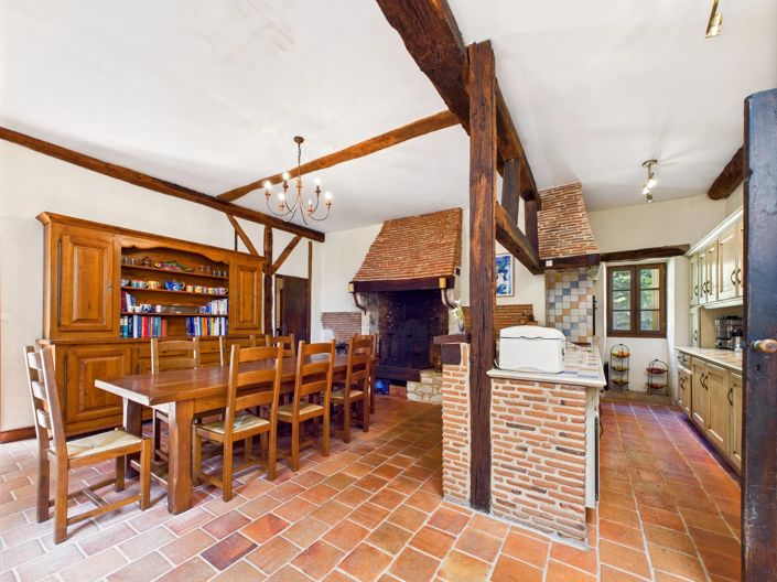 Image No.6-5 Bed House for sale