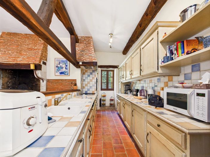 Image No.7-5 Bed House for sale