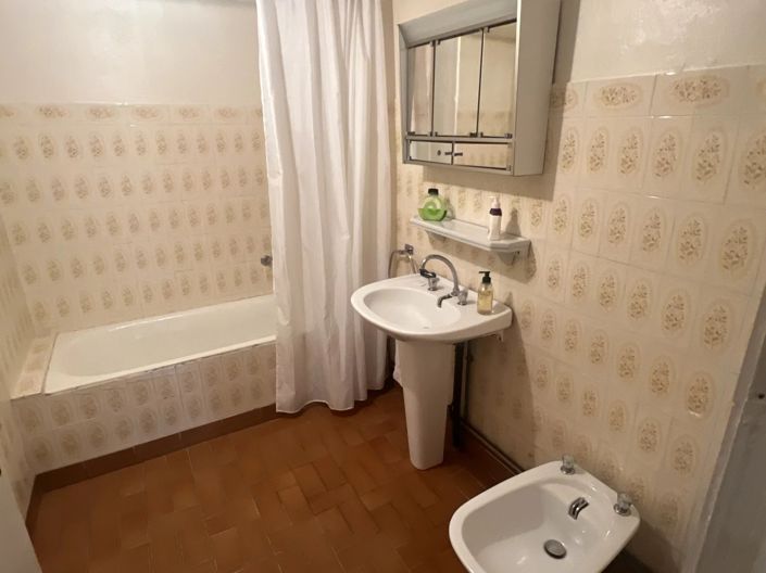 Image No.6-7 Bed House for sale