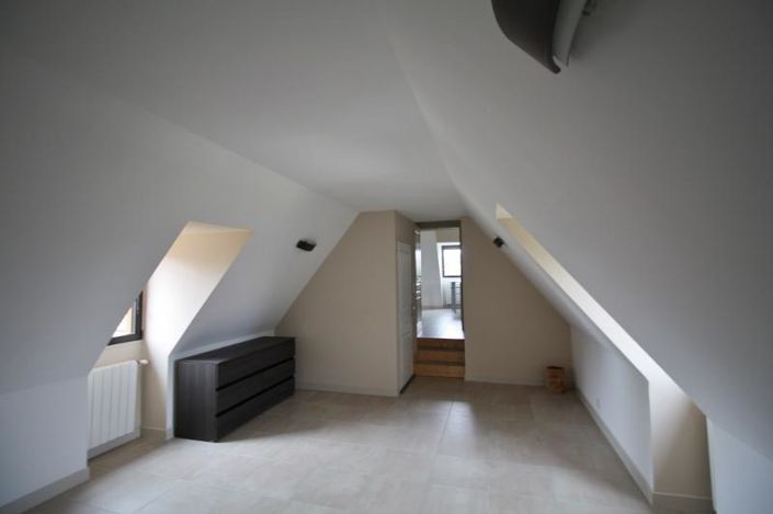 Image No.11-6 Bed House for sale