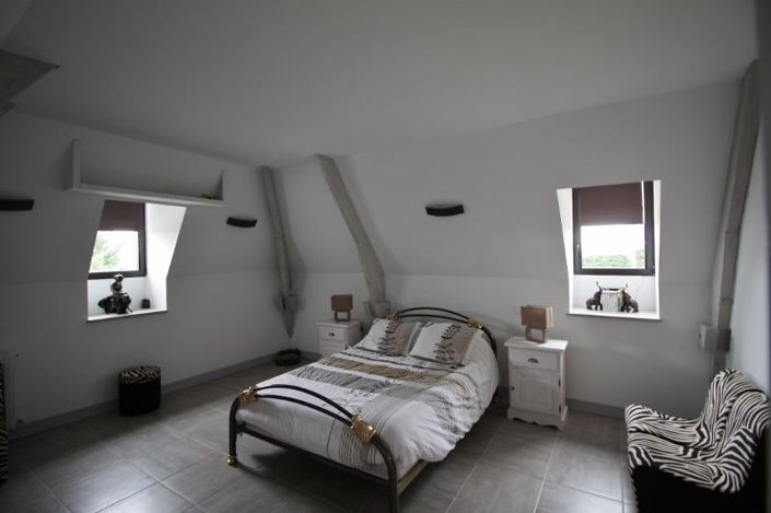 Image No.8-6 Bed House for sale