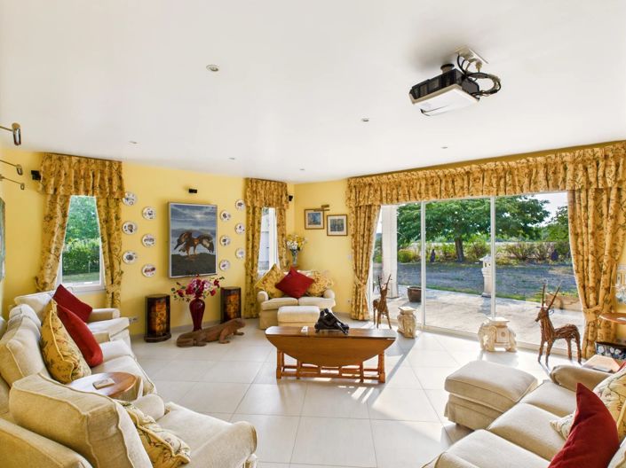 Image No.2-4 Bed House for sale