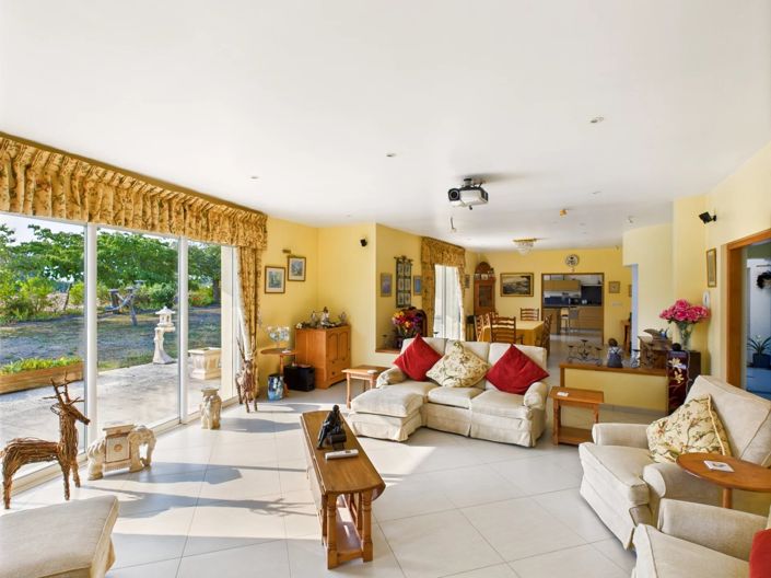 Image No.8-4 Bed House for sale