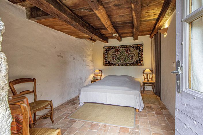 Image No.13-6 Bed House for sale