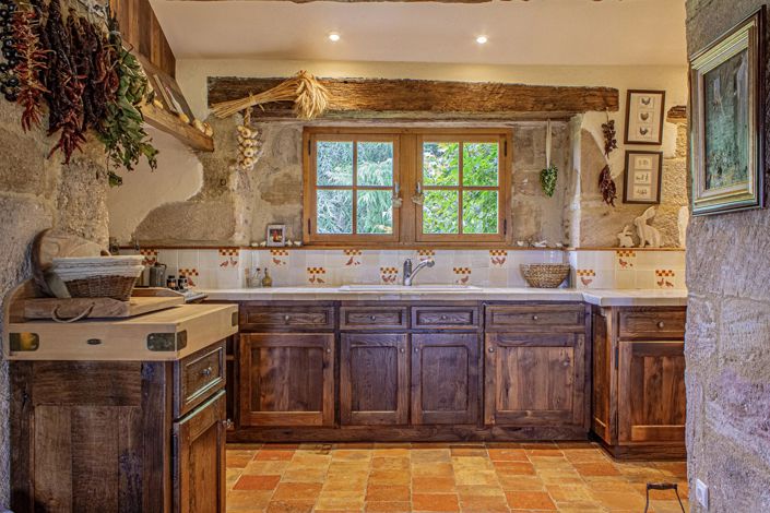 Image No.9-6 Bed House for sale