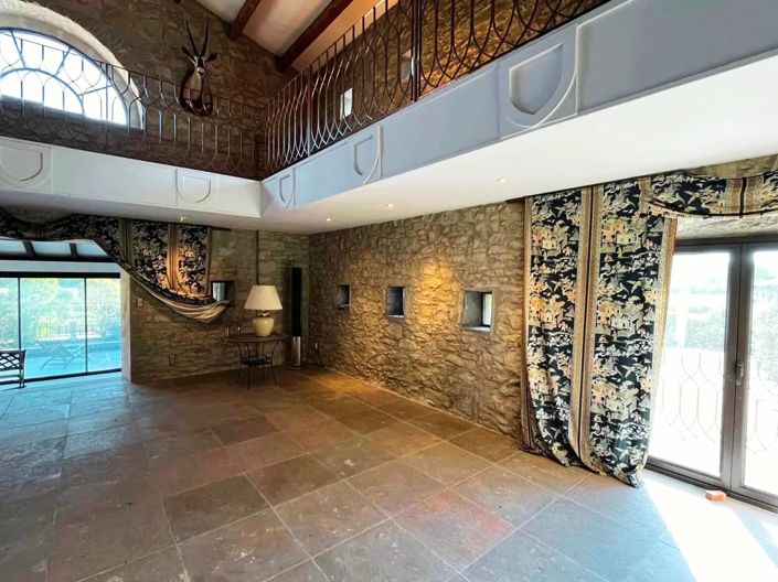 Image No.11-10 Bed House for sale