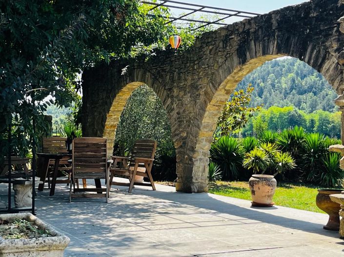 Image No.4-10 Bed House for sale