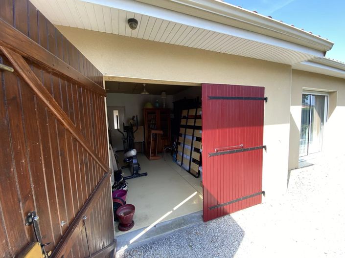 Image No.11-3 Bed House for sale