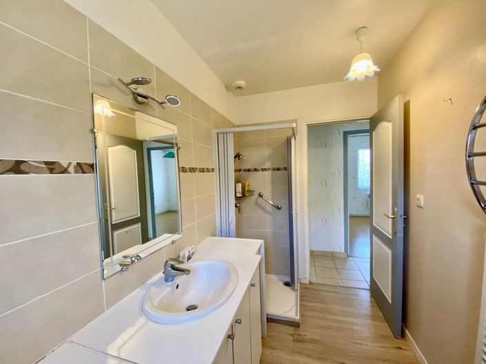 Image No.8-3 Bed House for sale