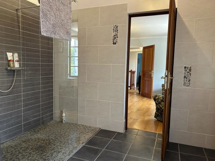 Image No.11-6 Bed House for sale