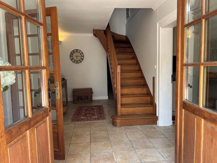 Image No.6-6 Bed House for sale