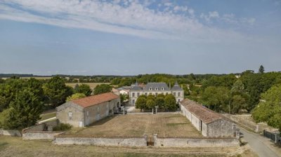 1 - Saint-Jean-d'Angély, House