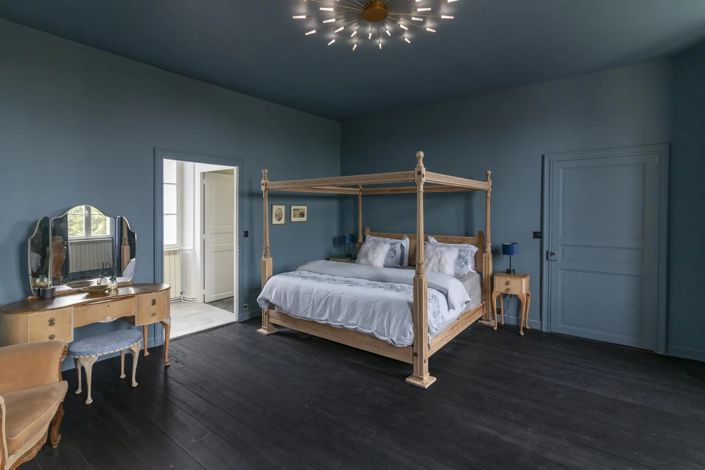 Image No.8-8 Bed House for sale