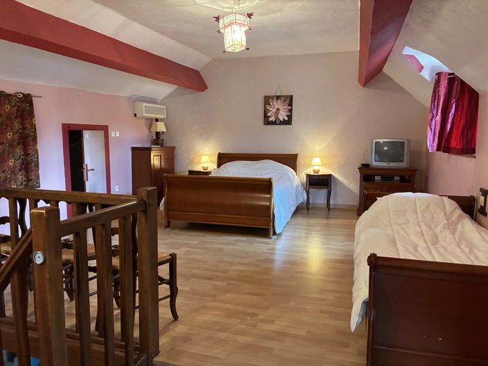 Image No.15-6 Bed House for sale