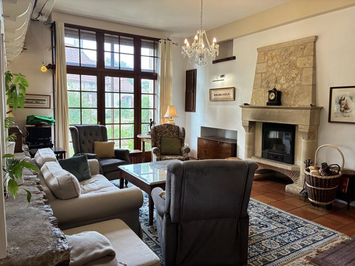 Image No.3-6 Bed House for sale