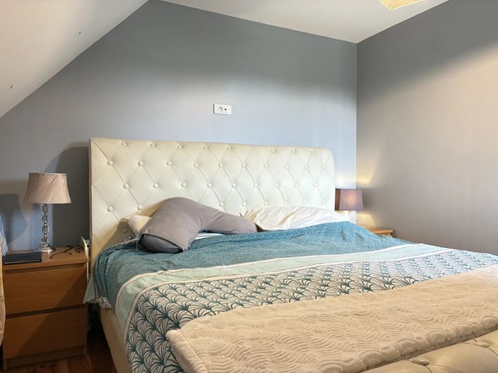 Image No.9-6 Bed House for sale