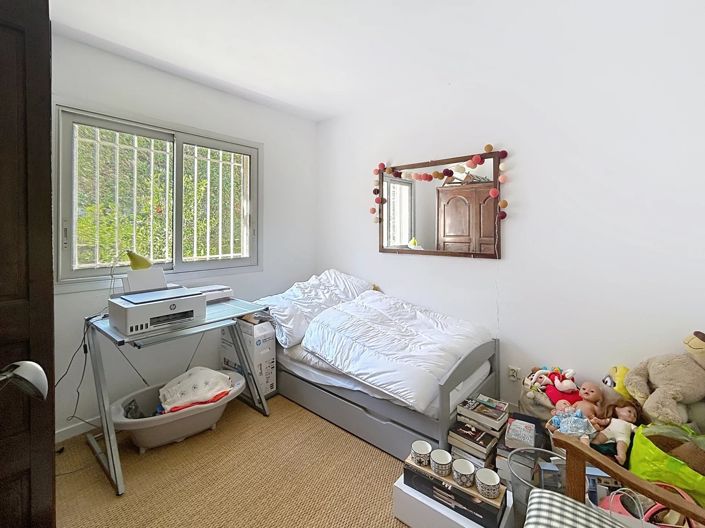 Image No.12-5 Bed House for sale