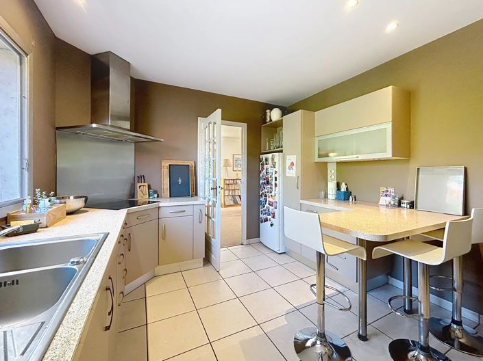 Image No.4-5 Bed House for sale