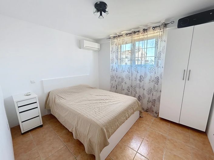 Image No.12-5 Bed House for sale