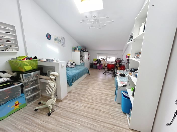 Image No.7-5 Bed House for sale