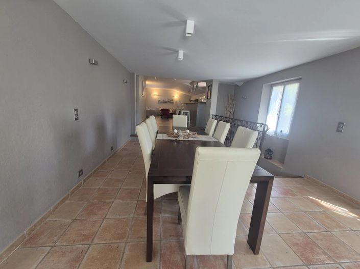 Image No.11-3 Bed House for sale