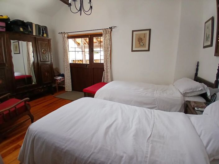 Image No.8-4 Bed House for sale