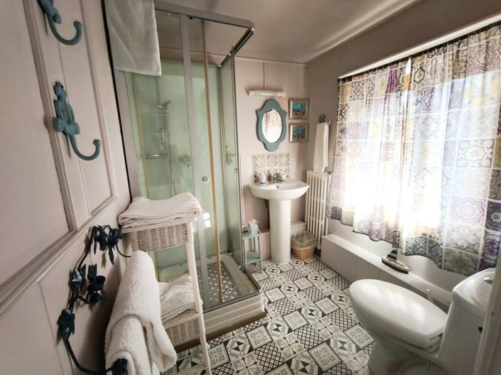 Image No.10-7 Bed House for sale