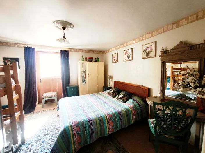 Image No.7-7 Bed House for sale