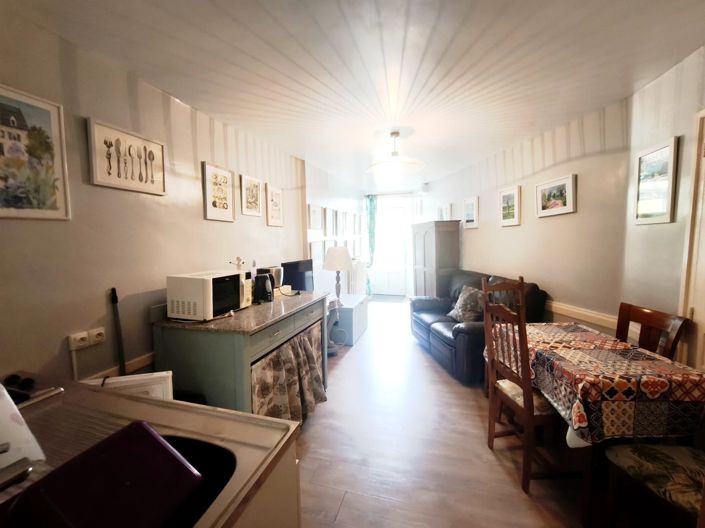 Image No.8-7 Bed House for sale