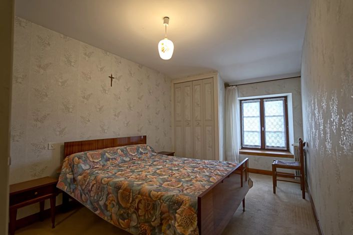 Image No.10-4 Bed Farmhouse for sale