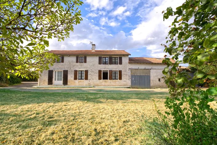 Image No.11-4 Bed Farmhouse for sale