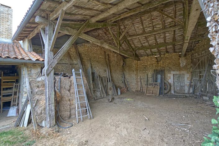 Image No.12-4 Bed Farmhouse for sale